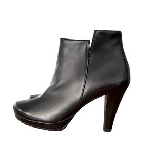 Paul Green leather ankle boots size 6.5